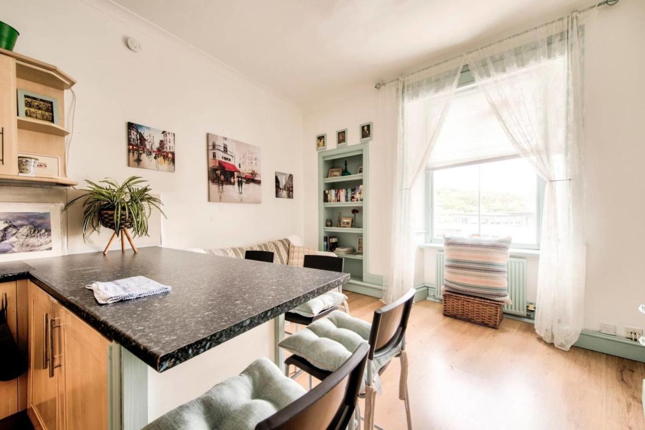 Guestready - Cosy Home 5 Minutes From Waverley! Edinburgh Ngoại thất bức ảnh
