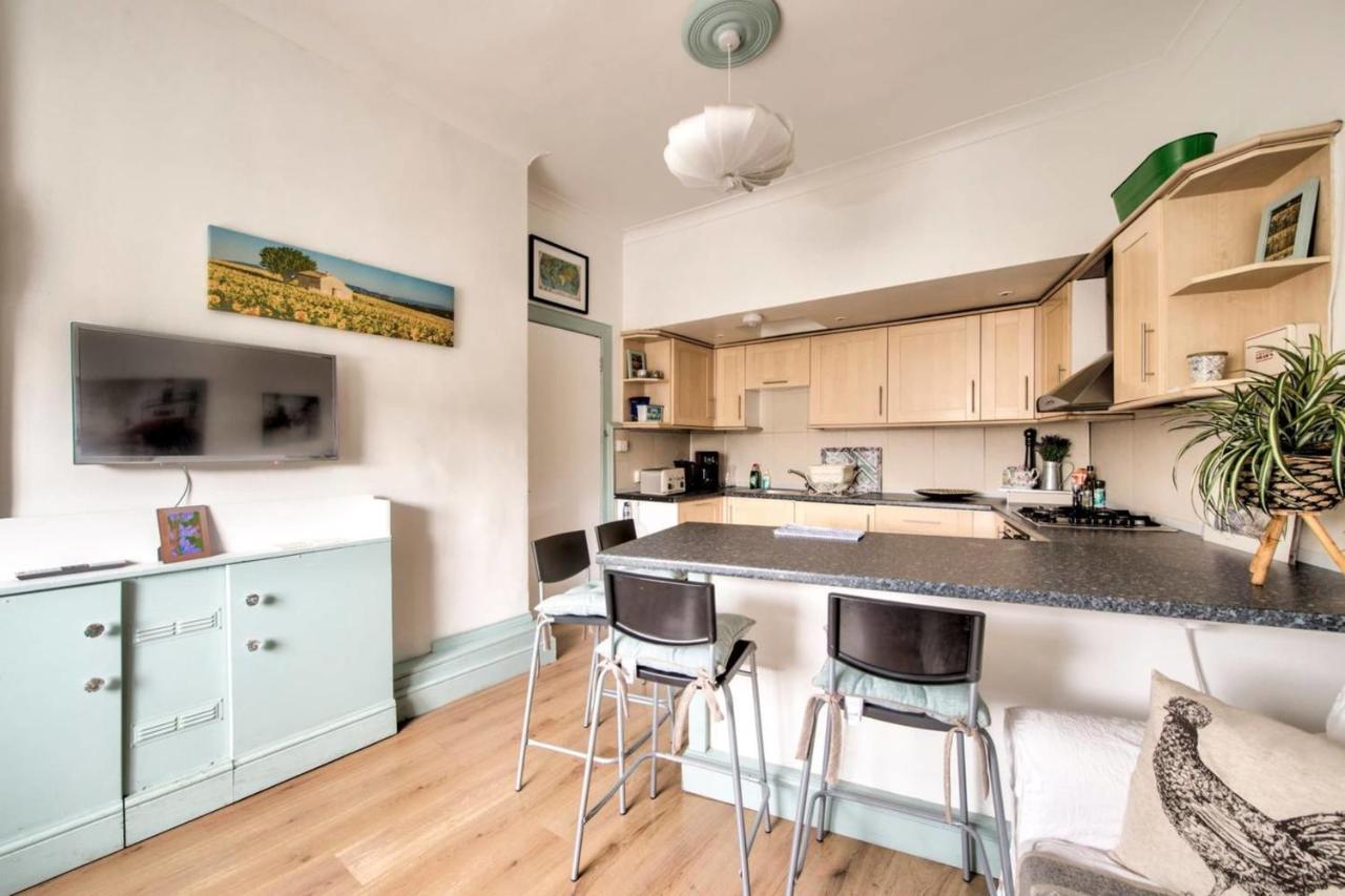 Guestready - Cosy Home 5 Minutes From Waverley! Edinburgh Ngoại thất bức ảnh