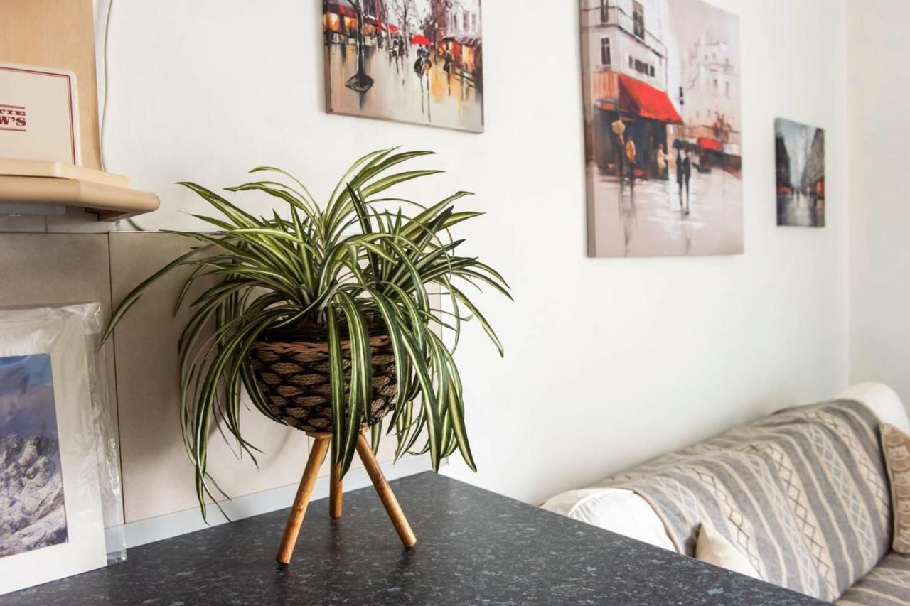 Guestready - Cosy Home 5 Minutes From Waverley! Edinburgh Ngoại thất bức ảnh