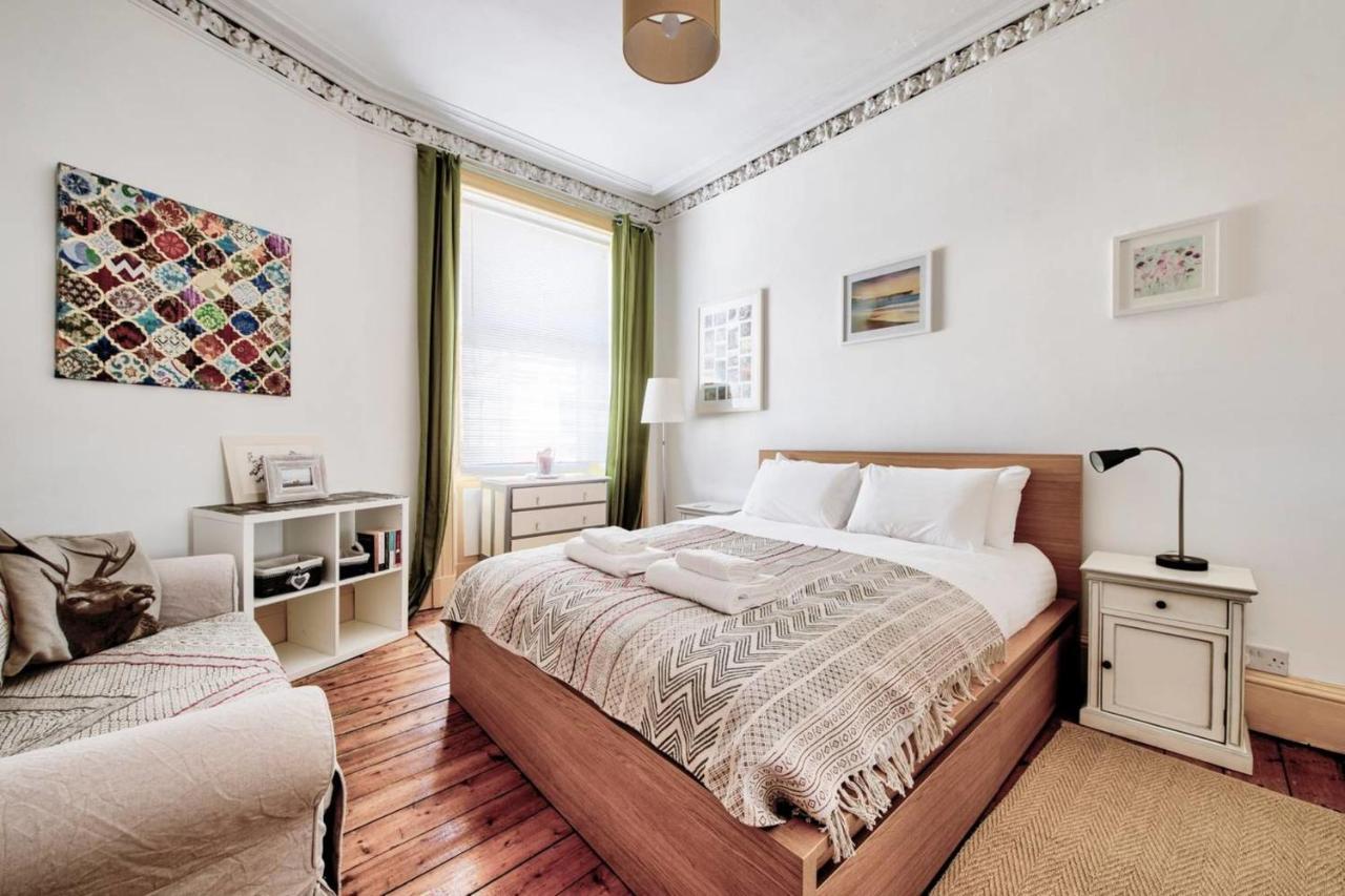 Guestready - Cosy Home 5 Minutes From Waverley! Edinburgh Ngoại thất bức ảnh