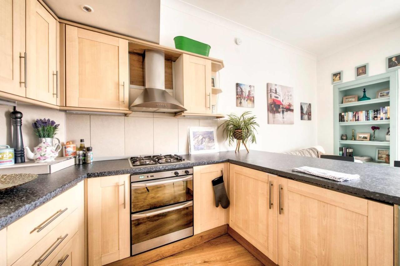 Guestready - Cosy Home 5 Minutes From Waverley! Edinburgh Ngoại thất bức ảnh